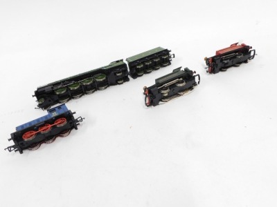 Hornby and Bachmann OO gauge locomotives, including 2-8-2 LNER class P2 locomotive Cock O' the North in LNER green, Bachmann Branchline class 08 diesel shunter 25 Harry, 012 Santa's Express tank locomotive, and 101 Great Western tank locomotive. (4) - 2