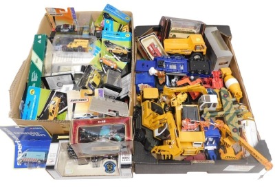 Boxed and unboxed diecast, including Matchbox, Corgi, Revell, etc. (2 boxes)