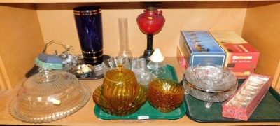 Glassware, including a cheese dish and cover, and an oil lamp. (3 trays and loose)