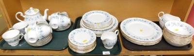 A Colclough part tea and dinner service, including teapots, plates, large plates, saucers, bowls, etc. (1 shelf)