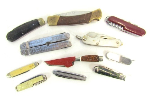 A group of penknives, to include Rolson, horn handled, Victor Knox and others.