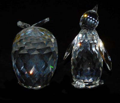 A Swarovski crystal figure of a penguin, 8.5cm high, together with an owl. (2) - 2