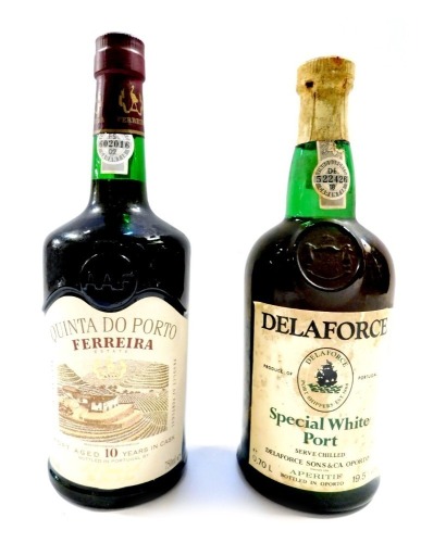 Two bottles of Port, comprising a Quinta Do Porto Ferreira Aged Ten Years, and a bottle of Delaforce Special White Port.