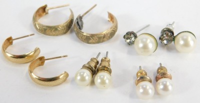 An assortment of various earrings and studs. (a quantity) - 4