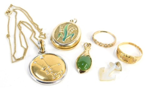 An 18ct gold ring set with seed pearls, 2.6g all in, together with other jewellery, including a 9ct gold ring, yellow metal locket, jade set pendant, etc. (a quantity)