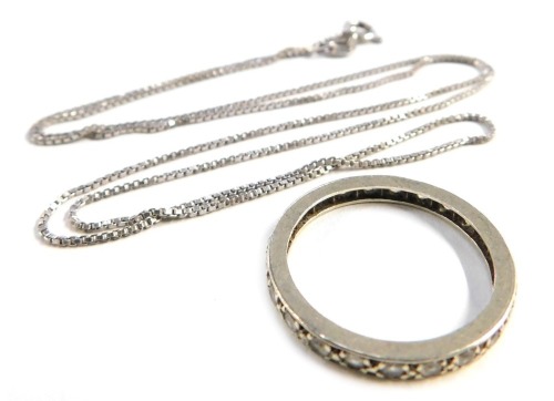 A platinum and diamond eternity ring, and a fine box link platinum necklace, 5.5g.