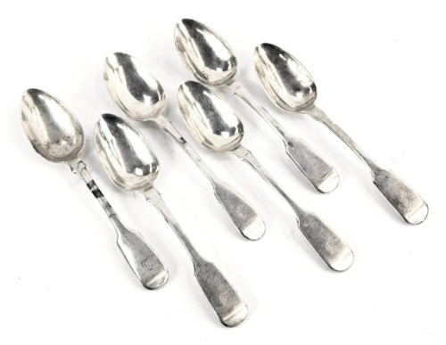 A set of six George IV silver fiddle pattern teaspoons, initial engraved, London 1823 and 1826, 4.73oz.