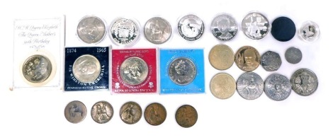 Collectors coins, comprising silver one dollar Liberty 1994, a silver one crown Queen Elizabeth II Queen Mother (x2), a silver World Cup 1994, a silver one pound Elizabeth II Bailiwick of Guernsey 1996 coin, Queen Mother Churchill and Diana crowns, etc. (