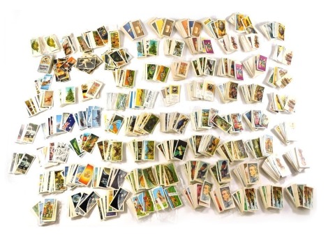 A large quantity of mainly tea cards, to include small number of cigarette cards by De Reszke, etc.