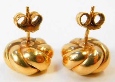 A pair of 9ct gold knot twist earrings, each on single pin back with butterfly back, 1cm wide, 2.9g. - 2