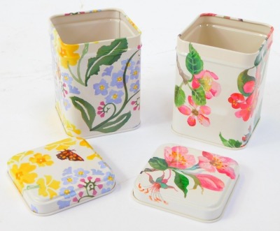 An Emma Bridgewater enamel two handled tray in the Vegetable Garden pattern, 39cm diameter, together with two small enamel tins in the Blossom and Forget Me Not and Primrose pattern, 10cm high. - 4