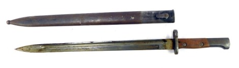 A British Army 1907 pattern bayonet, with wooden handle, with steel scabbard, length of blade 38cm.