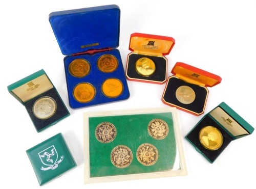 Various commemorative coinage, to include Elizabeth II Isle of Man 1980 Winter Olympics commemorative four crown set, in Perspex case, Pobjoy Mint commemorative crowns, further Isle of Man commemorative coinage, etc. (a quantity)