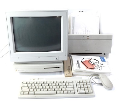 An Apple Performa Display computer monitor, model number M9101Z/C, together with keyboard, Style Writer 2, further related items, etc.