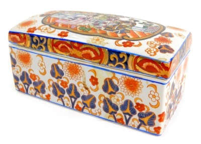 A mid to late 20thC Chinese rectangular storage box, in the Imari style with central panel depicting three geisha, with a six character stamp to underside, 10cm high, 21cm wide, 11cm deep.