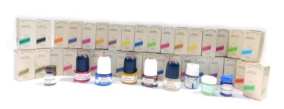 Not on SRM. A group of Windsor and Newton watercolour paints, some boxed.