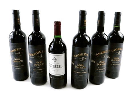 Five bottles of Grandeza red wine aged five years vintage 2012, etc. (6)