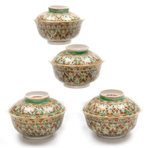 Four 19thC Thai Benjarong Lai Nam Thong porcelain rice bowls and covers, painted with a trellis and leaf pattern, 12.5cm wide.