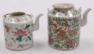 A group of Qing dynasty and later famille rose porcelain, including a gold ground ecuelle and cover, rice spoon, two teapots, and a cylindrical box and cover (a quantity). - 2