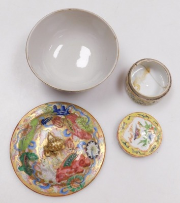 A group of Qing dynasty and later famille rose porcelain, including a gold ground ecuelle and cover, rice spoon, two teapots, and a cylindrical box and cover (a quantity). - 14