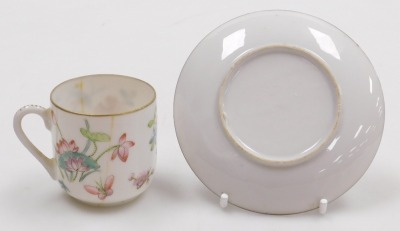 A group of Qing dynasty and later famille rose porcelain, including a gold ground ecuelle and cover, rice spoon, two teapots, and a cylindrical box and cover (a quantity). - 22