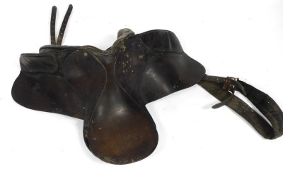 Three leather riding saddles, two with stirrups. - 4