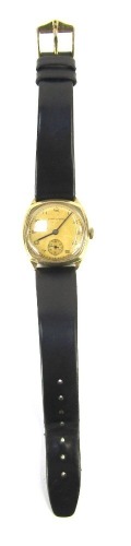 A Hirco Sports 9ct gold cased gentleman's wristwatch, the goldened numbered dial with central seconds dial and blue hands, 3cm diameter, on a black leather strap, 24.4g all in.