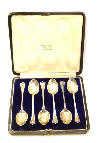 A set of six George V silver teaspoons, Sheffield 1919, 2.51oz, cased.