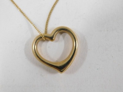 A 9ct gold heart shaped pendant and chain, the hollow heart 2cm high, on a fine link neck chain, 44cm long, 1.2g all in, boxed. (AF) - 3