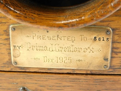 An early 20thC oak ballot box, with brass plaque engraved Presented to 5615 by Primo J Greatorex December 1925, 17cm wide. - 3