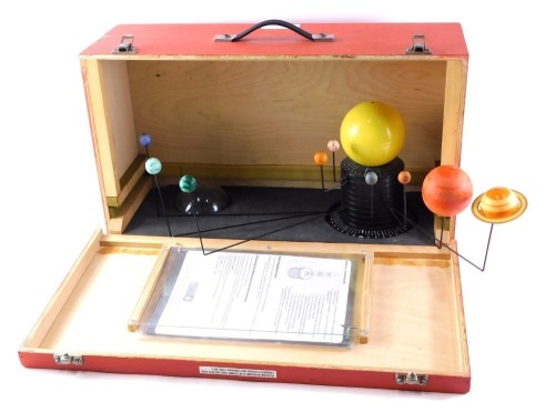 A geo safari motorised solar system and planetarium, with instructions in travel case, the case 59cm wide, 31cm high, and 28cm deep.