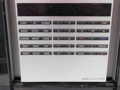 A Bang & Olufsen Beosound 3200 CD player and sound bar. (2) - 2