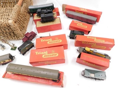 A quantity of Tri-ang OO gauge model railway, etc. - 3