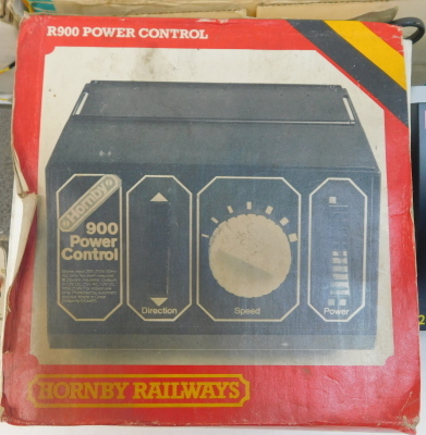 Model railway controllers and accessories, including Gauge Master model Q four track controller, H&M Duet dual control unit, Hornby R900 power control, etc. (1 box) - 3