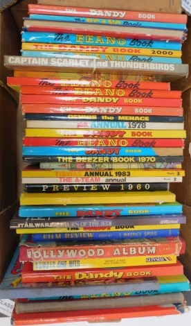 Annuals, including The Dandy Book, The Beano Book, Captain Scarlet and Thunderbirds, Star Wars Return of the Jedi, The Enid Blyton Holiday Book, Super Cinema, etc. (1 box)