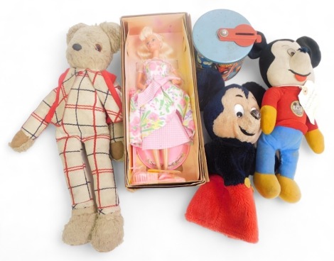 A tinplate 1950s money box, a Spring Petals Barbie, Mickey Mouse soft toy, Mickey Mouse hand puppet, etc. (1 box)