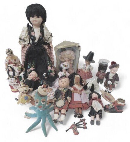 Souvenir dolls, to include Dutch, Scottish, Spanish, etc. (1 tray)