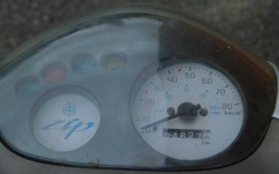 A Piaggio Zip moped, registration OU08 JVW, 49cc, petrol, silver, recd mileage 4,627 miles. - 4