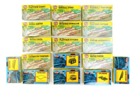 Airfix HO/OO gauge model kits, to include signal box, engine shed, level crossing, fencing and gates, locomotive turntable, water tower, platform fittings, etc, boxed. (1 box)