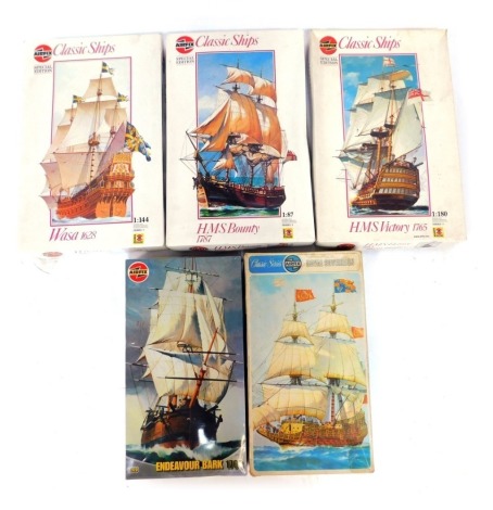 Airfix model kits, comprising A07251 Endeavour Bark 1768, Classic Series 9 Royal Sovereign, 09252 HMS Victory 1765, 09259 HMS Bounty 1787, and 09256 WASA 1628, boxed. (5)