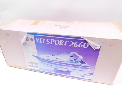 An Aristocraft Vee Sport 2660 electric model boat, boxed. - 2