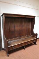 An early 20thC oak settle