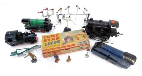 Various tinplate locomotives, to include Lone Star Locomotives Treble O gauge railway station, station figures, level crossings, Hornby tinplate green locomotive, tinplate clockwork Mallard 4489, etc. (1 tray)