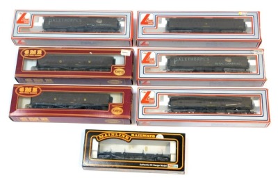 Airfix, Lima and Mainline OO gauge rolling stock, including GWR Siphon G wagon, GWR Bogie Bolster wagon, Palethorpe's Royal Cambridge Siphon G wagon, GWR Siphon G wagon, etc., boxed. (7)