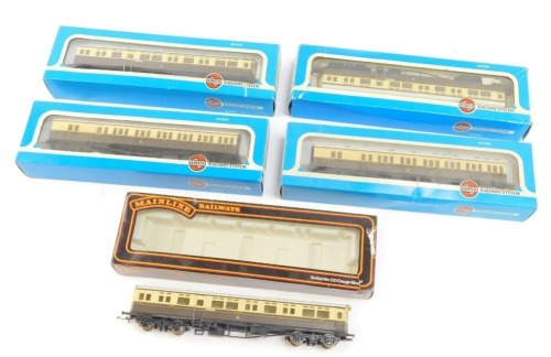 Airfix and Mainline Railways OO gauge coaches and rolling stock, including GWR auto coach, class B Suburban brake coach GWR livery, etc., boxed. (5)