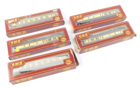 Airfix Great Model Railways OO gauge coaches, including Centenary brake third GWR, Centenary composite coach GWR, etc., boxed. (5)