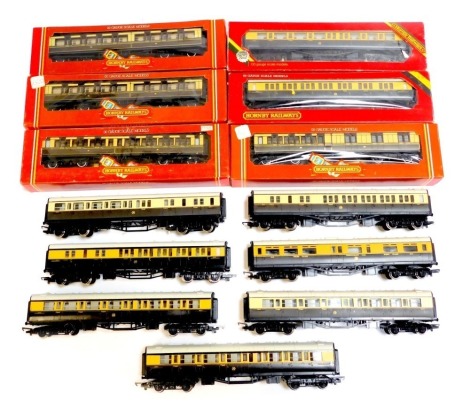 Hornby OO gauge GWR chocolate and cream coaches, including GWR composite coach, GWR 57ft composite coach, GWR Clerestory brake coach, etc., boxed and unboxed. (1 box)