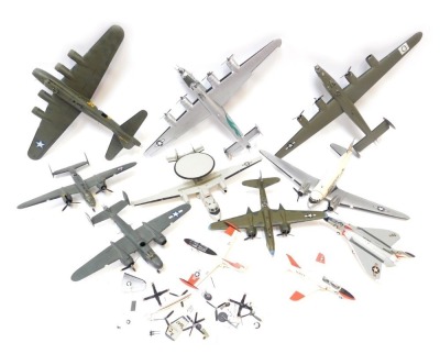 Built model kits, including B24 Liberator, B24 Labrador, etc. (1 box)