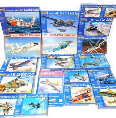 Revell model kits, including Heinkel HE162A2, Junkers F13, Arado AR234 and C3 and E381, Boeing P26A, Focke Wulf TA152H, Focke Wulf TL Jaeger Flitzer, etc., boxed. (a quantity)