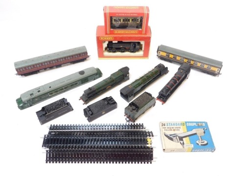 Hornby and other locomotives, and locomotive bodies, including R2274BO-6-OST class J52 locomotive 68846, R446GWR four wheel coach, Duchess of Atholl Hornby locomotive body, Princess Elizabeth Triang locomotive body, etc. (1 box)